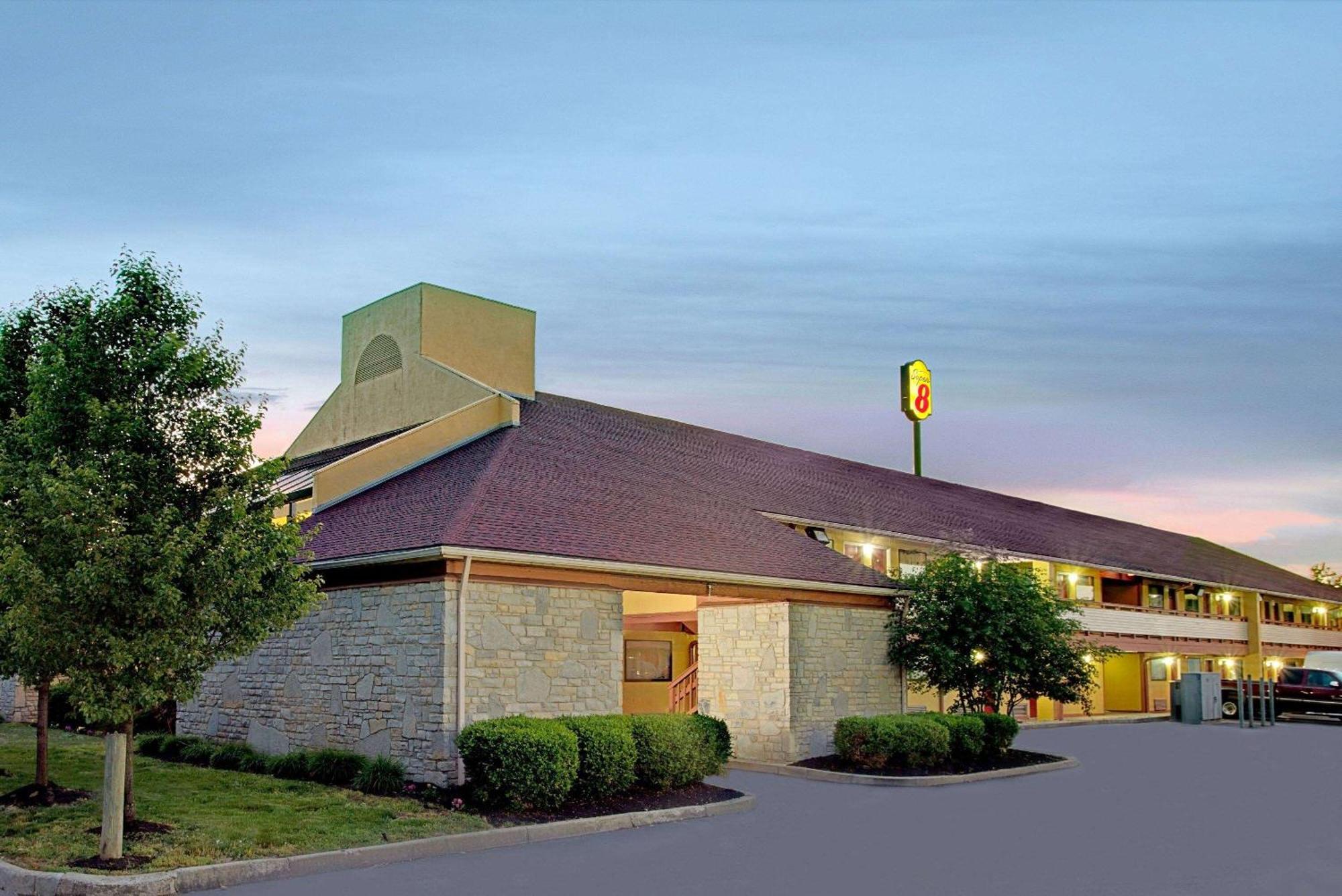 Super 8 By Wyndham Cincinnati-Springdale Oh Exteriör bild